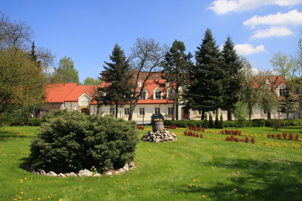 Pokoje Goscinne Dom Sw. Szymona Cracóvia Exterior foto